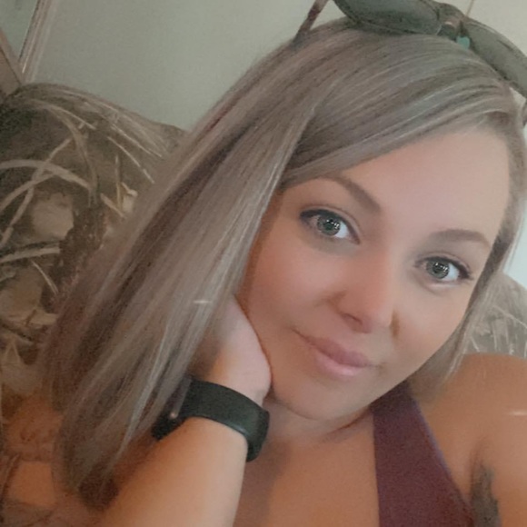 Meet your Posher, Amber - Picture 1 of 1